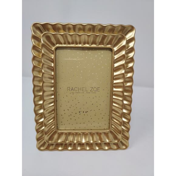 Pair of Gold Easel Picture Frames 4 x 6 Photo "Ruffles & Bows" Designer - Girly - Picture 2 of 6